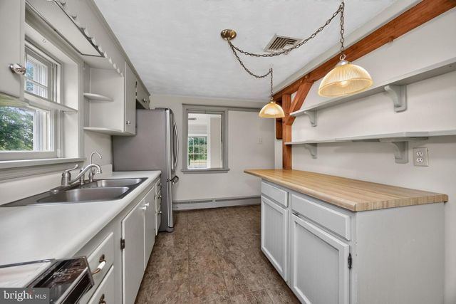 339 E LINFIELD TRAPPE RD, Royersford, PA 19468