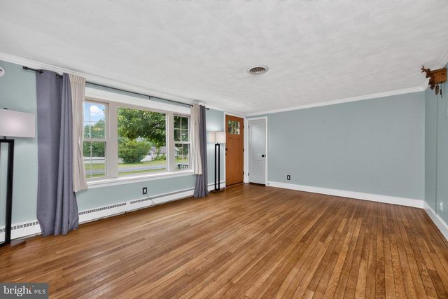 339 E LINFIELD TRAPPE RD, Royersford, PA 19468