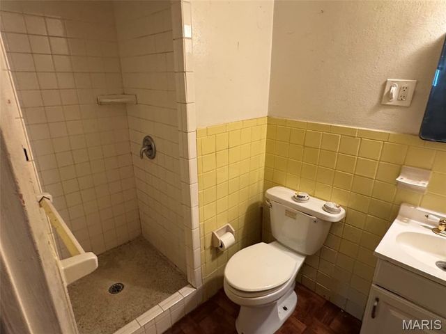 6736 Bitteroot Lane, Berkeley, MO 63134
