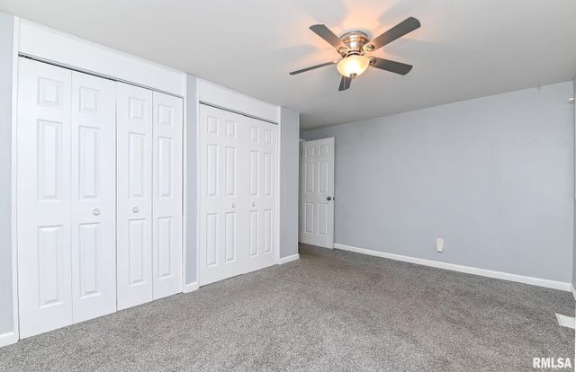 1802 HOLIDAY Drive, Pekin, IL 61554