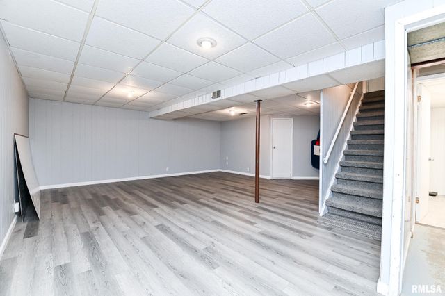 1802 HOLIDAY Drive, Pekin, IL 61554