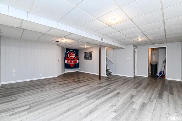 1802 HOLIDAY Drive, Pekin, IL 61554