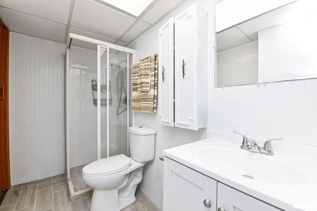 1802 HOLIDAY Drive, Pekin, IL 61554