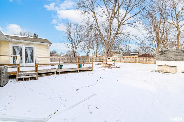 1802 HOLIDAY Drive, Pekin, IL 61554