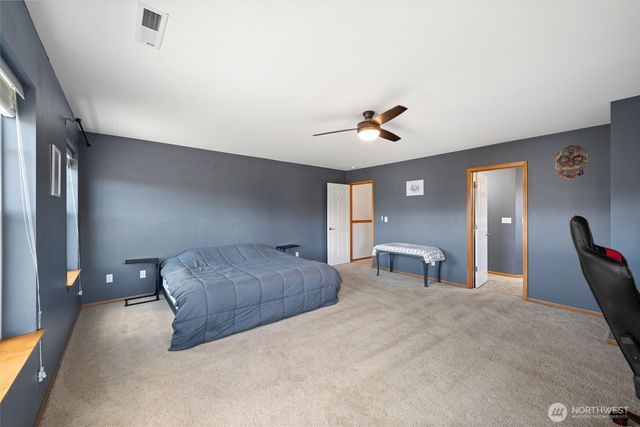 1877 Emerald Way, Lynden, WA 98264