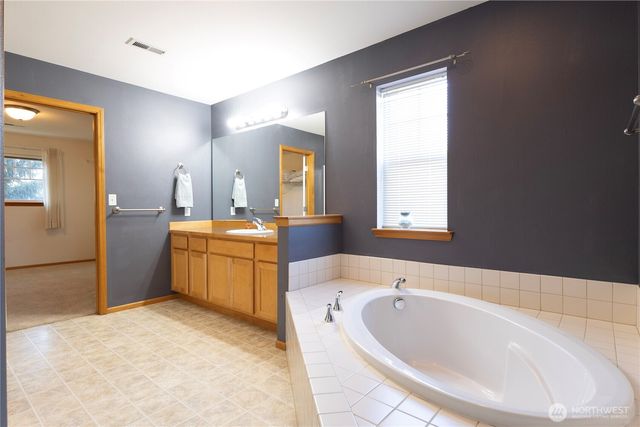 1877 Emerald Way, Lynden, WA 98264