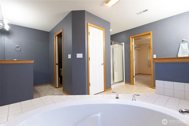 1877 Emerald Way, Lynden, WA 98264