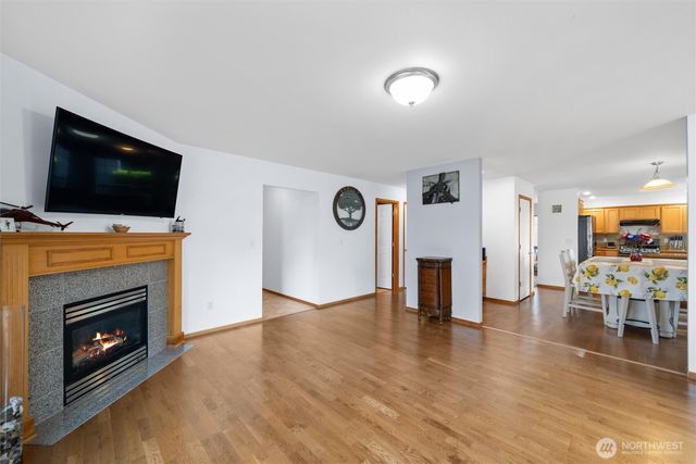 1877 Emerald Way, Lynden, WA 98264