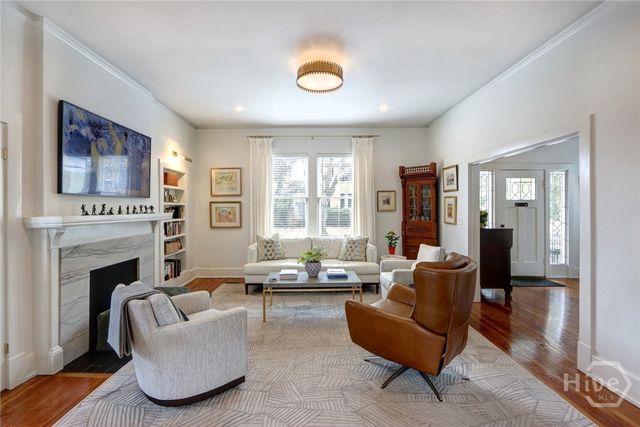 132 E 45th Street, Savannah, GA 31405