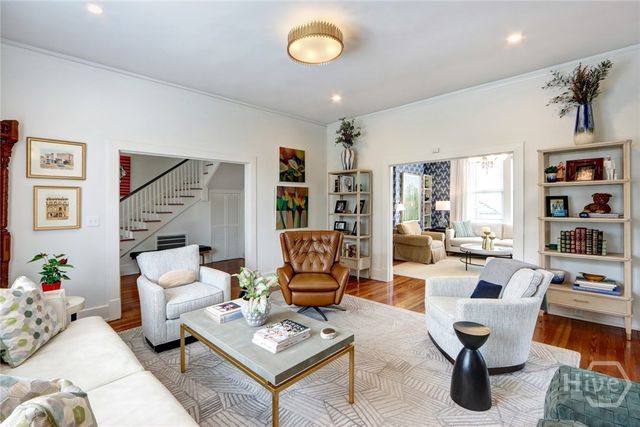 132 E 45th Street, Savannah, GA 31405