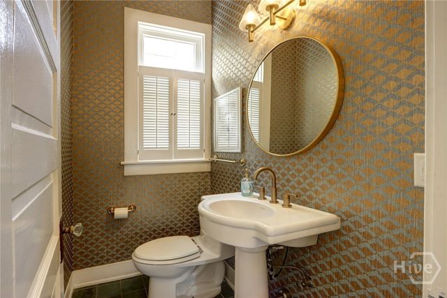 132 E 45th Street, Savannah, GA 31405