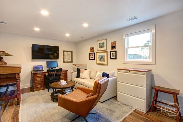 132 E 45th Street, Savannah, GA 31405