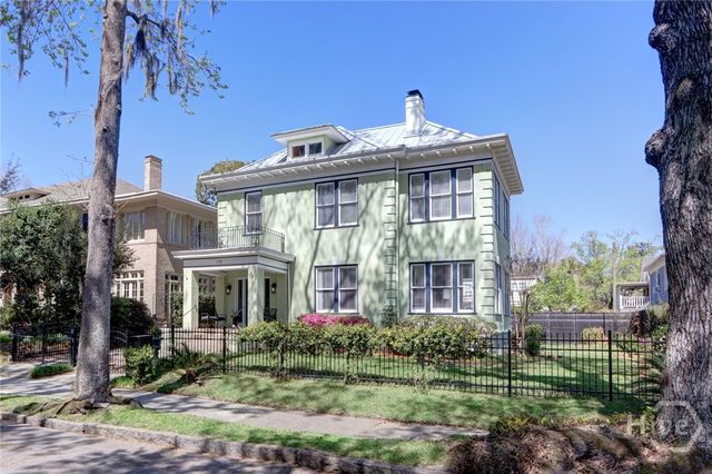 132 E 45th Street, Savannah, GA 31405