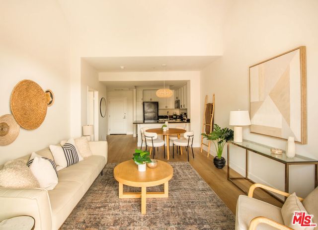 4060 Glencoe Avenue 302, Marina Del Rey, CA 90292