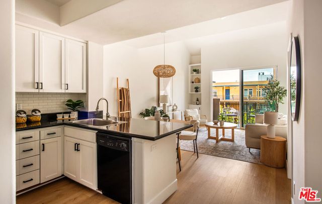 4060 Glencoe Avenue 302, Marina Del Rey, CA 90292