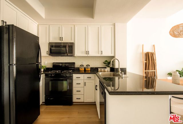 4060 Glencoe Avenue 302, Marina Del Rey, CA 90292