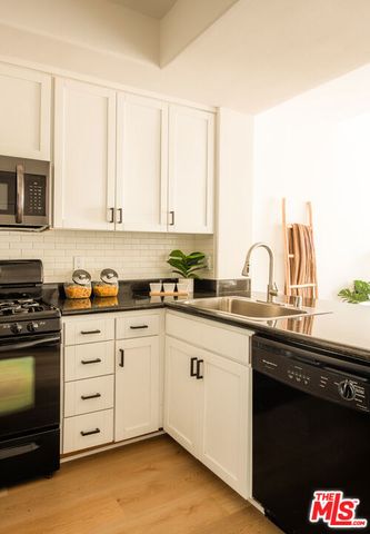 4060 Glencoe Avenue 302, Marina Del Rey, CA 90292