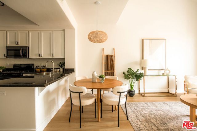 4060 Glencoe Avenue 302, Marina Del Rey, CA 90292