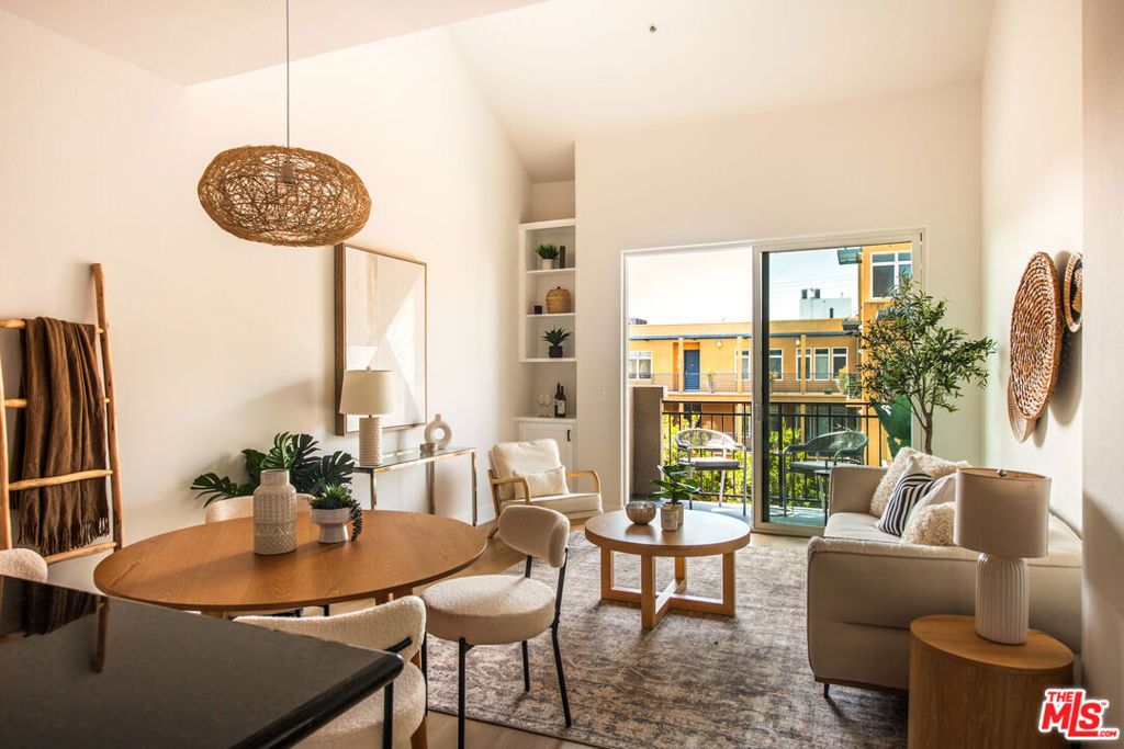 4060 Glencoe Avenue 302, Marina Del Rey, CA 90292