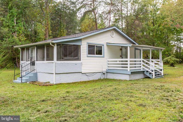 8112 FLIPPO DR, Fredericksburg, VA 22408