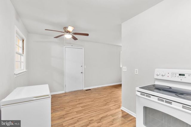 8112 FLIPPO DR, Fredericksburg, VA 22408