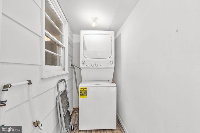 8112 FLIPPO DR, Fredericksburg, VA 22408