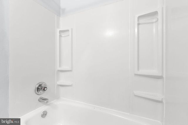 8112 FLIPPO DR, Fredericksburg, VA 22408
