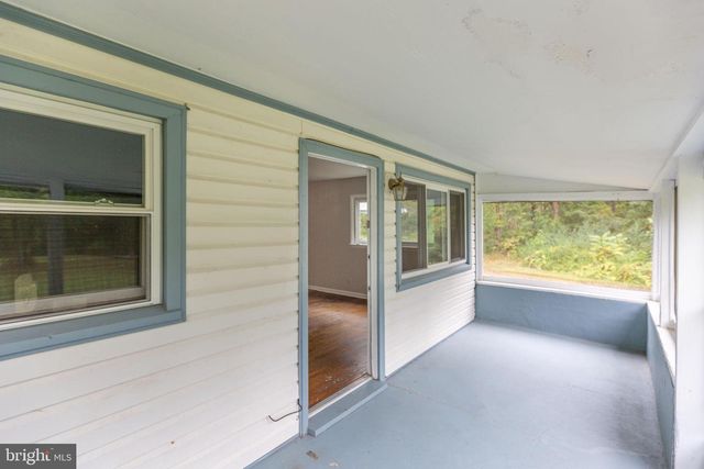 8112 FLIPPO DR, Fredericksburg, VA 22408