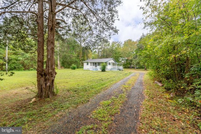 8112 FLIPPO DR, Fredericksburg, VA 22408