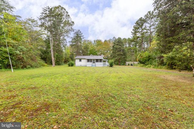 8112 FLIPPO DR, Fredericksburg, VA 22408