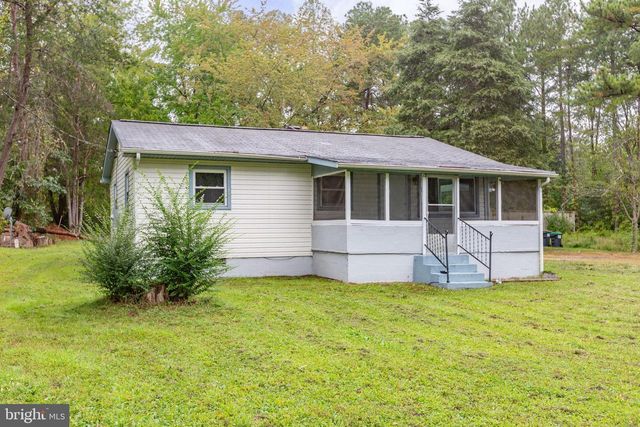8112 FLIPPO DR, Fredericksburg, VA 22408