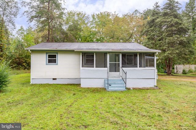 8112 FLIPPO DR, Fredericksburg, VA 22408