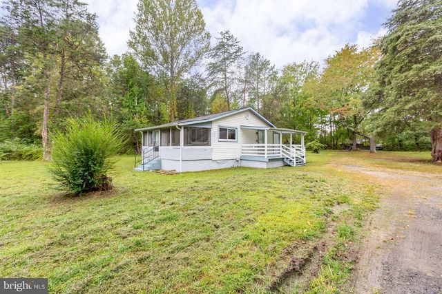 8112 FLIPPO DR, Fredericksburg, VA 22408