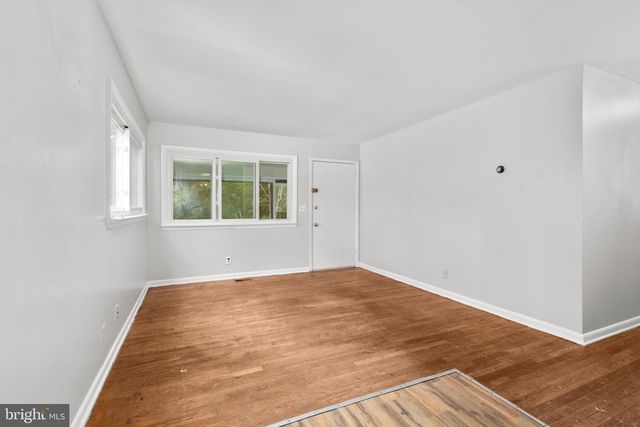 8112 FLIPPO DR, Fredericksburg, VA 22408