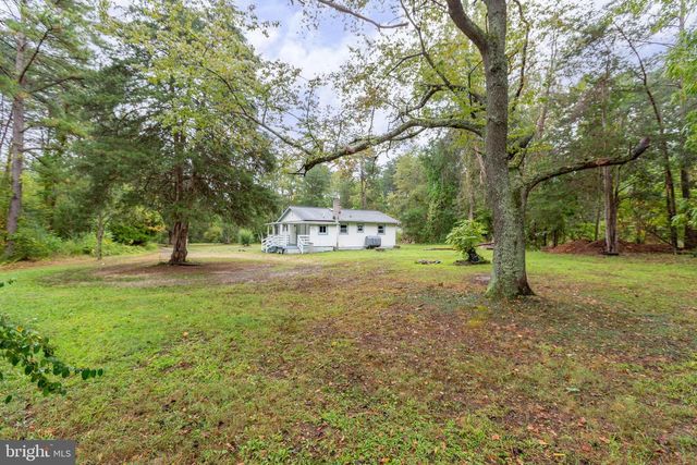 8112 FLIPPO DR, Fredericksburg, VA 22408
