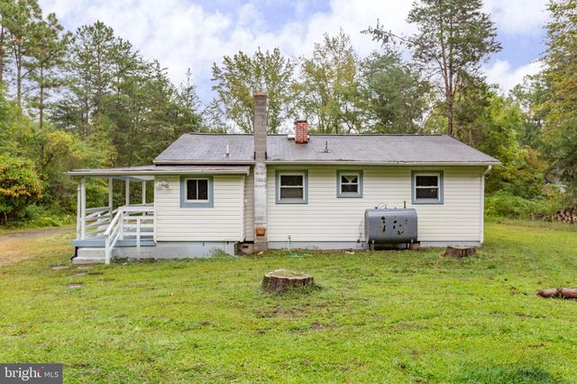 8112 FLIPPO DR, Fredericksburg, VA 22408