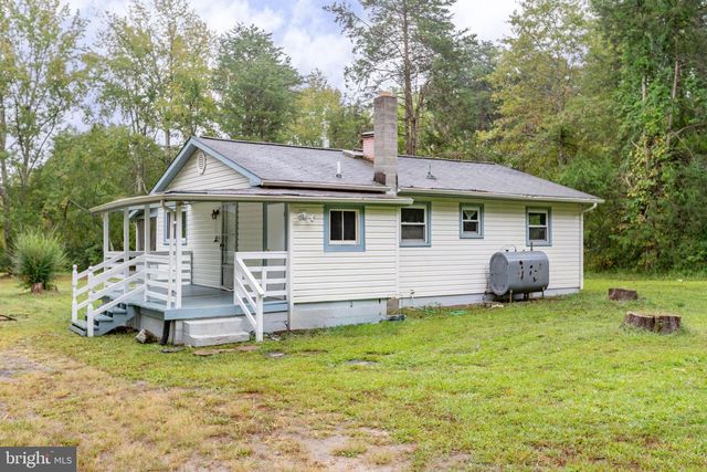 8112 FLIPPO DR, Fredericksburg, VA 22408