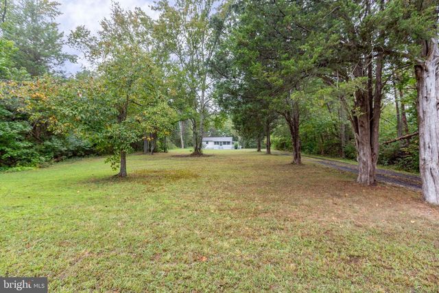 8112 FLIPPO DR, Fredericksburg, VA 22408