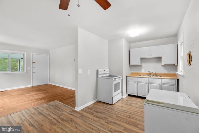 8112 FLIPPO DR, Fredericksburg, VA 22408