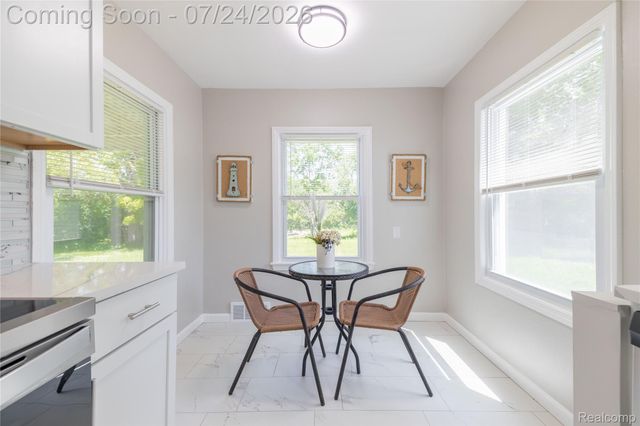 9838 Grosse Ile Parkway, Grosse Ile Township, MI 48138