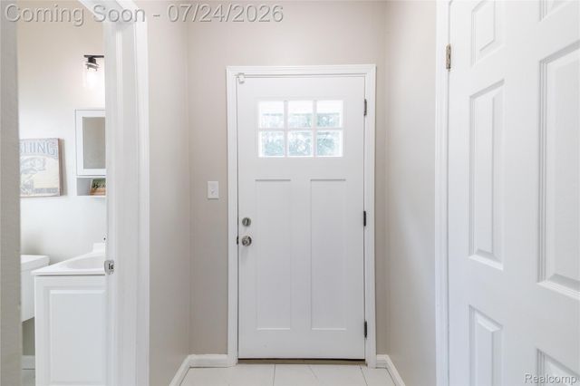 9838 Grosse Ile Parkway, Grosse Ile Township, MI 48138
