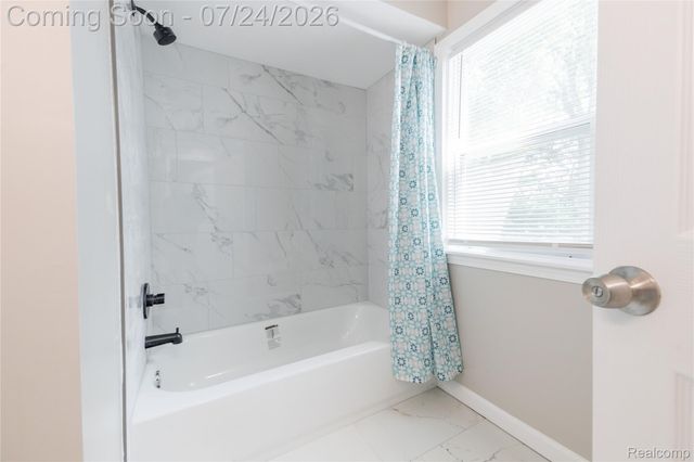 9838 Grosse Ile Parkway, Grosse Ile Township, MI 48138