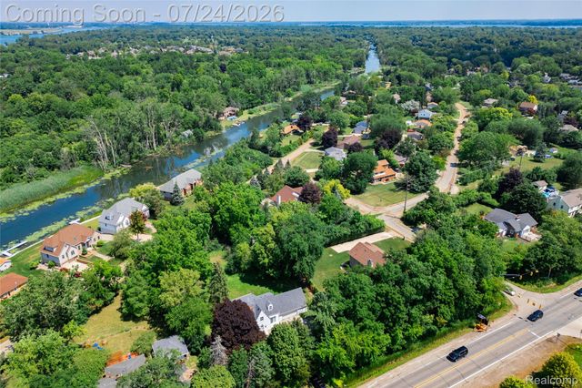 9838 Grosse Ile Parkway, Grosse Ile Township, MI 48138