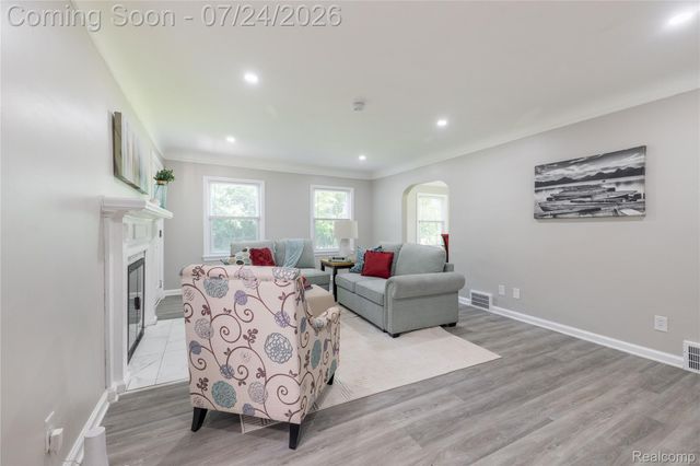9838 Grosse Ile Parkway, Grosse Ile Township, MI 48138