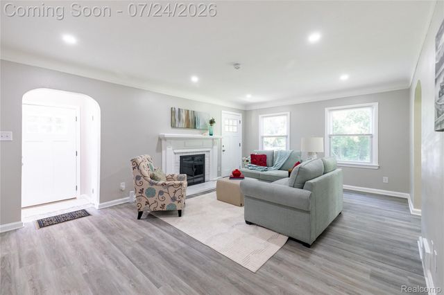 9838 Grosse Ile Parkway, Grosse Ile Township, MI 48138