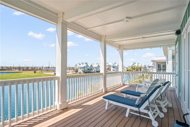234 Lakeshore St, Port Aransas, TX 78373
