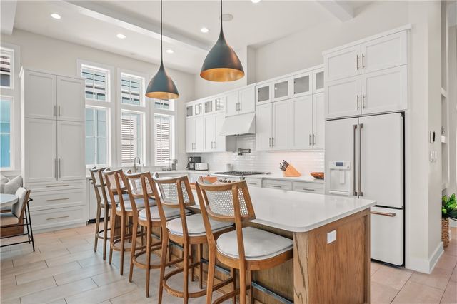 234 Lakeshore St, Port Aransas, TX 78373