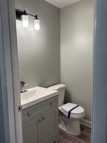 16638 Thornton Avenue, South Holland, IL 60473