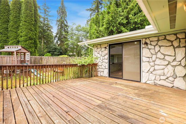 310 Scotland Drive, Camano Island, WA 98282