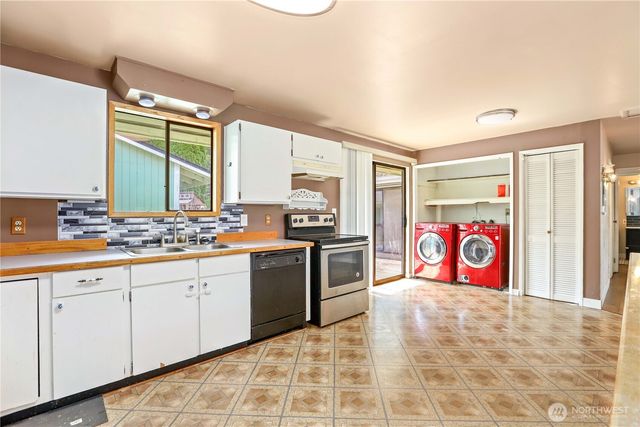 310 Scotland Drive, Camano Island, WA 98282